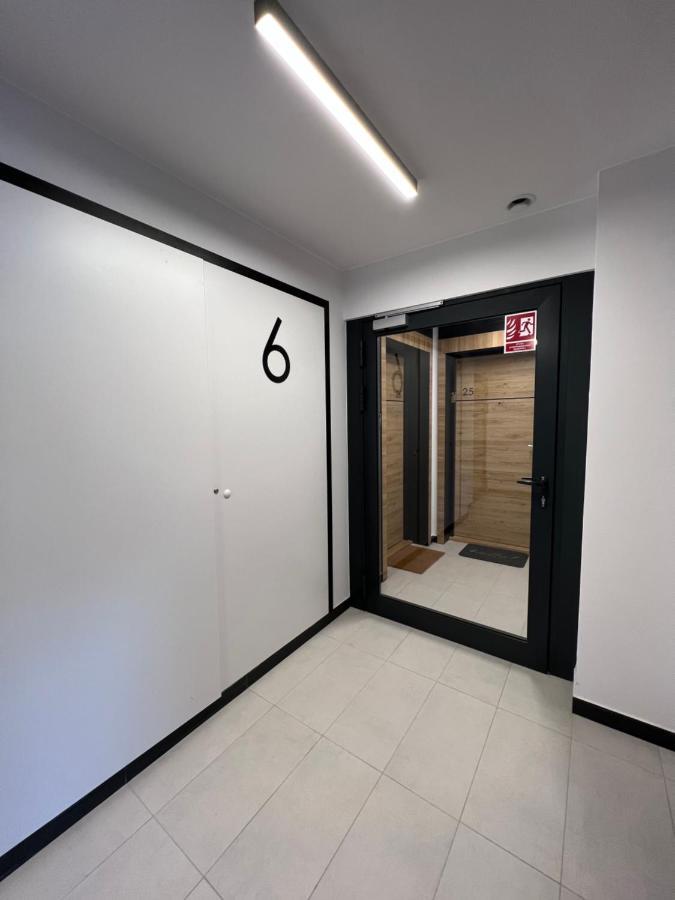 Apartament 26 Metro Apartment Варшава Екстериор снимка