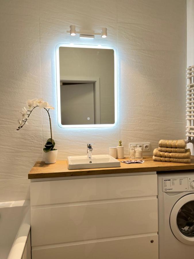 Apartament 26 Metro Apartment Варшава Екстериор снимка